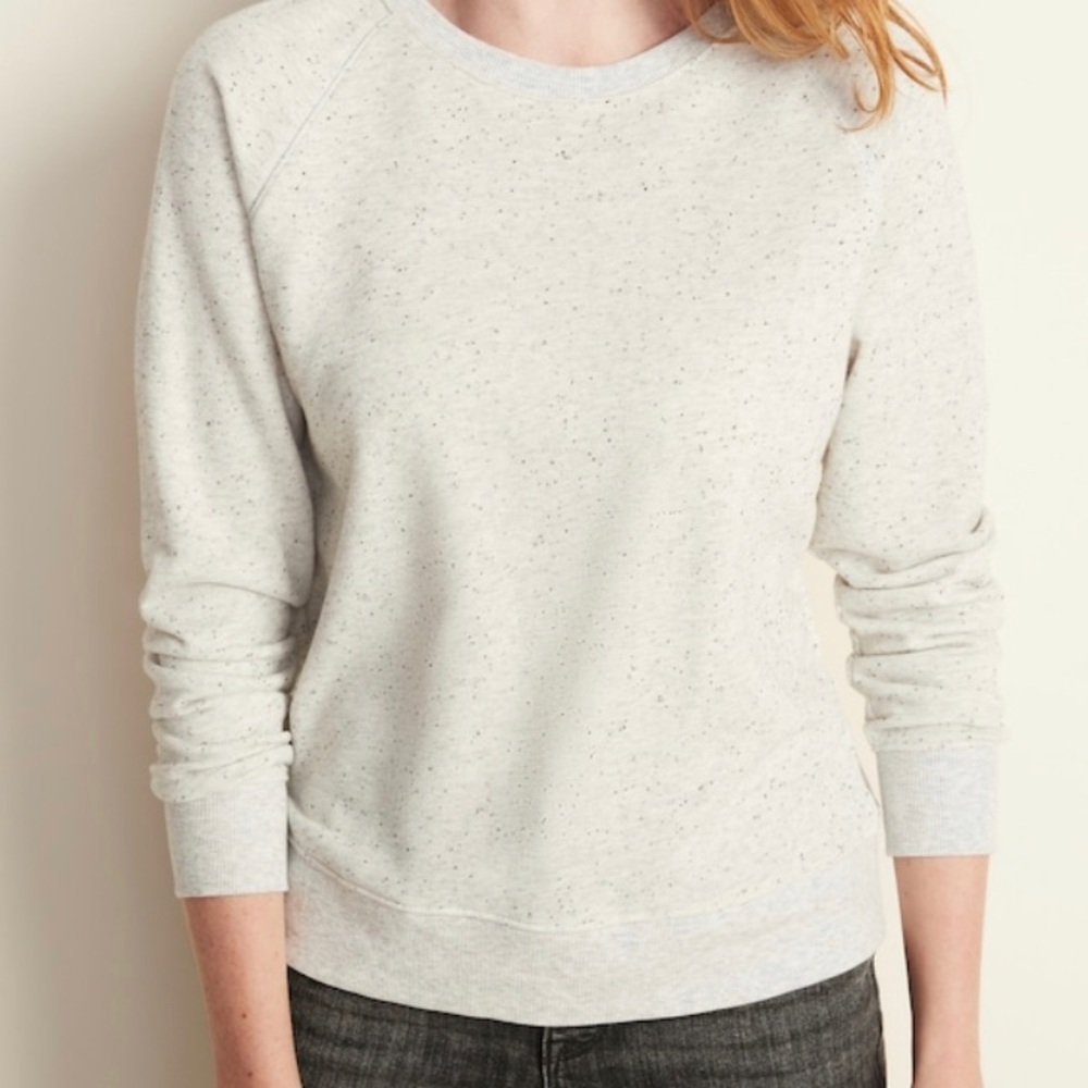 Woman’s white crew neck sweatshirt